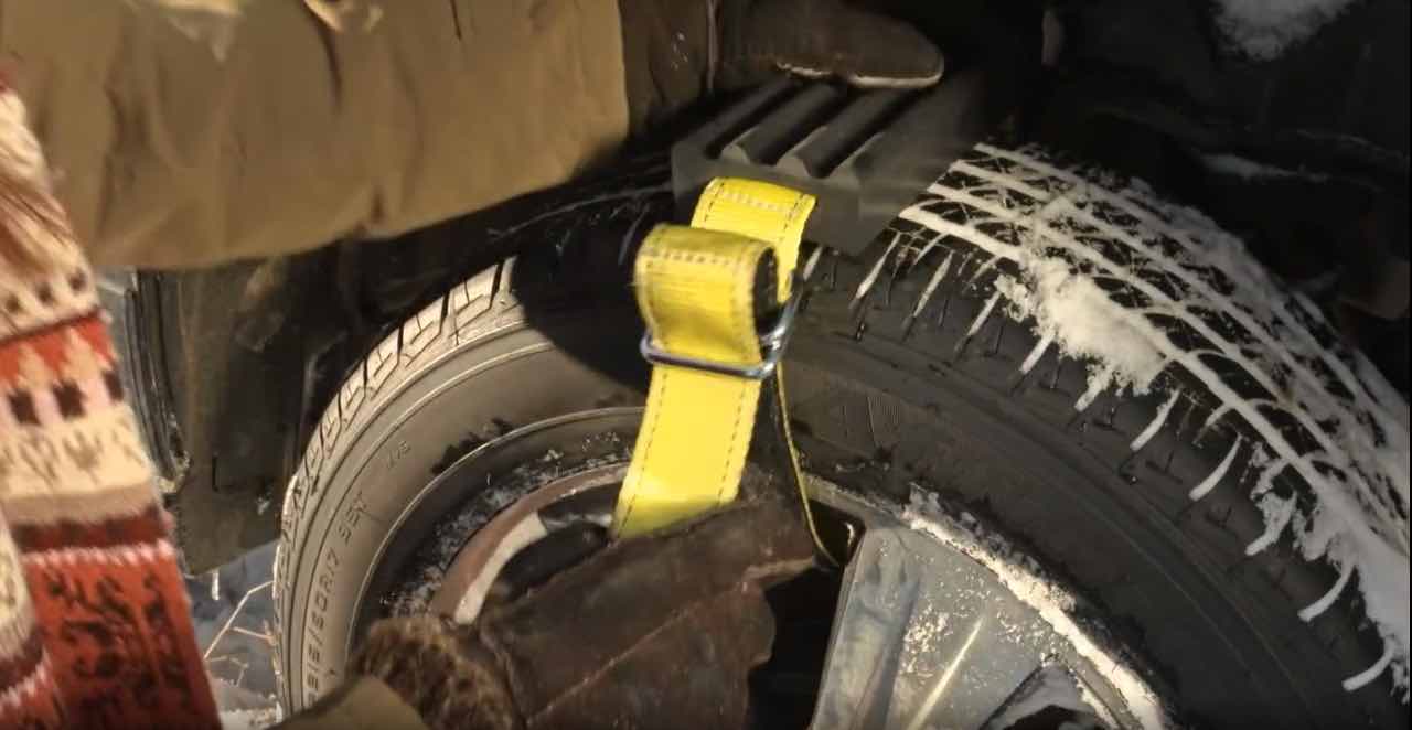 Snow A Chain / Snow Tire Alternative That Helps You Get Unstuck Mud and Sand Tire Traction Device for Cars and Small SUVs Set of 2 Trac-Grabber Easy Install Blocks Strap To Your Vehicle Tires